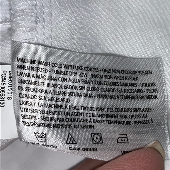 ⭐️🆕White Floral Embroidered Denim SHORTS🌸 - Picture 7 of 9